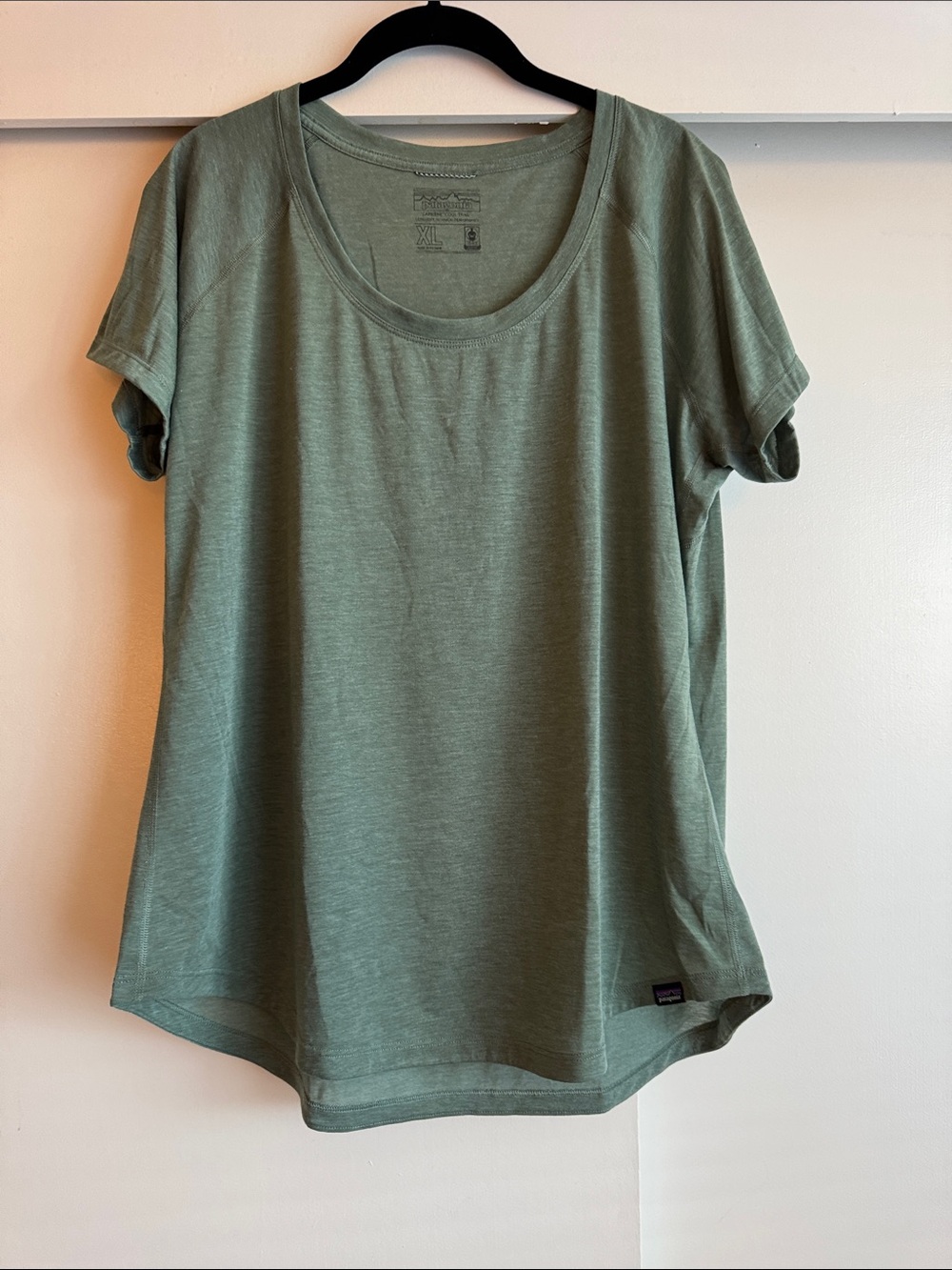 Patagonia Capilene Cool Trail Relaxed Scoop Neck Tee in Sage Green XL - Picture 7 of 12